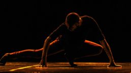 La compañía Daniel Morales ofrece un programa de tres piezas de Danza contemporánea.