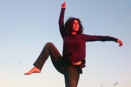 Yurena Ruiz imparte un taller de Feldenkrais para artistas del movimiento en el Teatro Victoria.